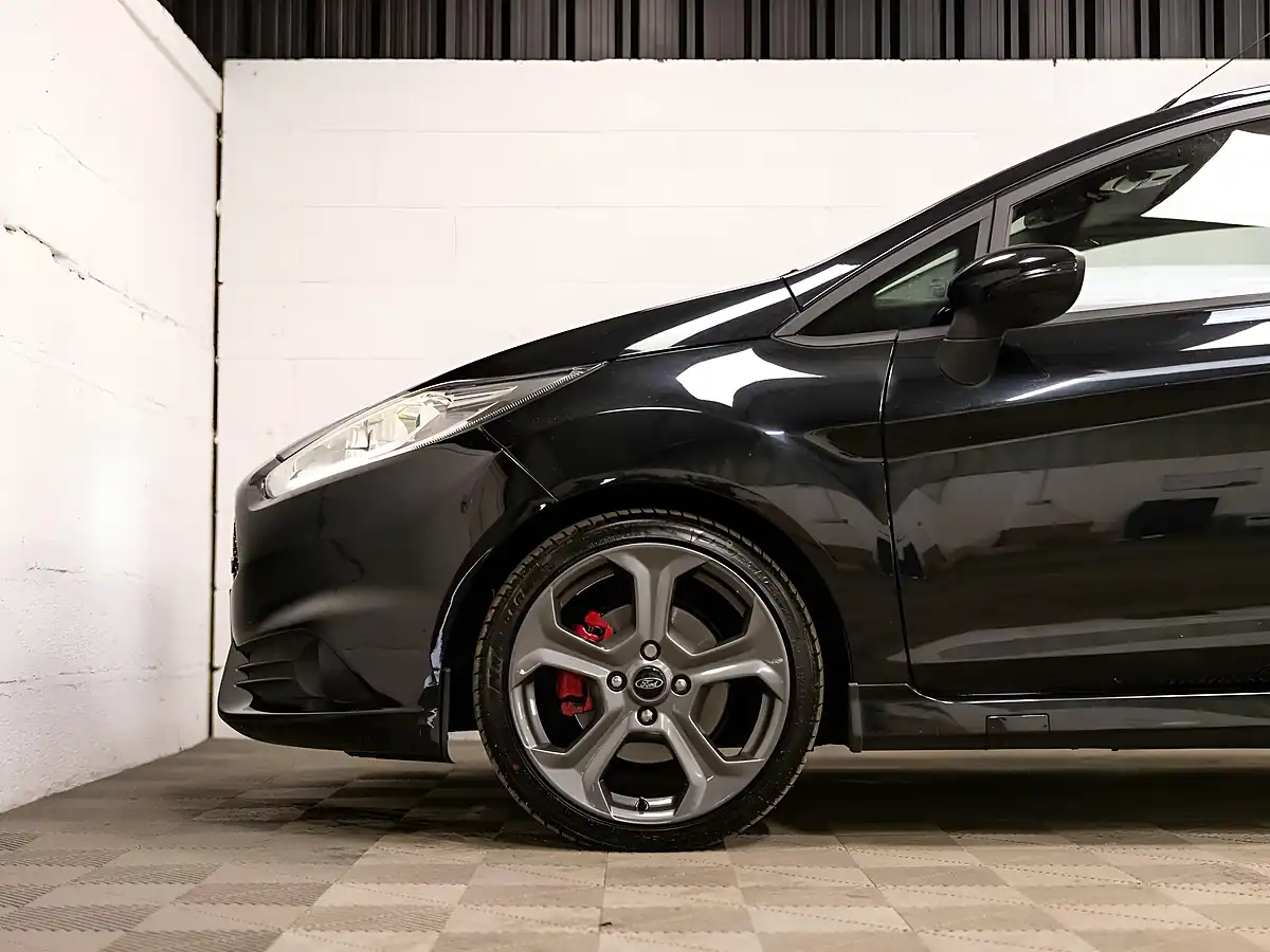 Used 2016 Ford Fiesta ST-2 Black - Interior and Exterior details 14