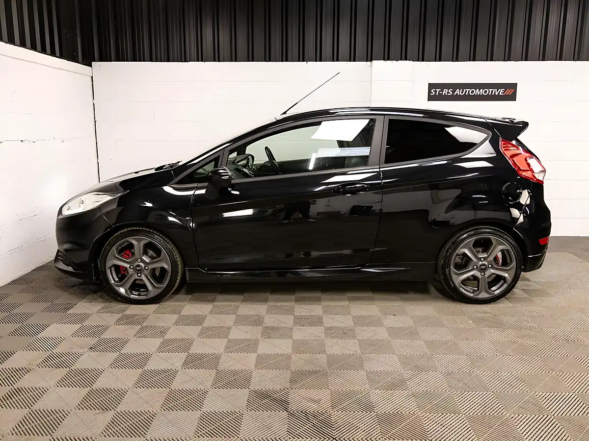 Used 2016 Ford Fiesta ST-2 Black - Interior and Exterior details 4