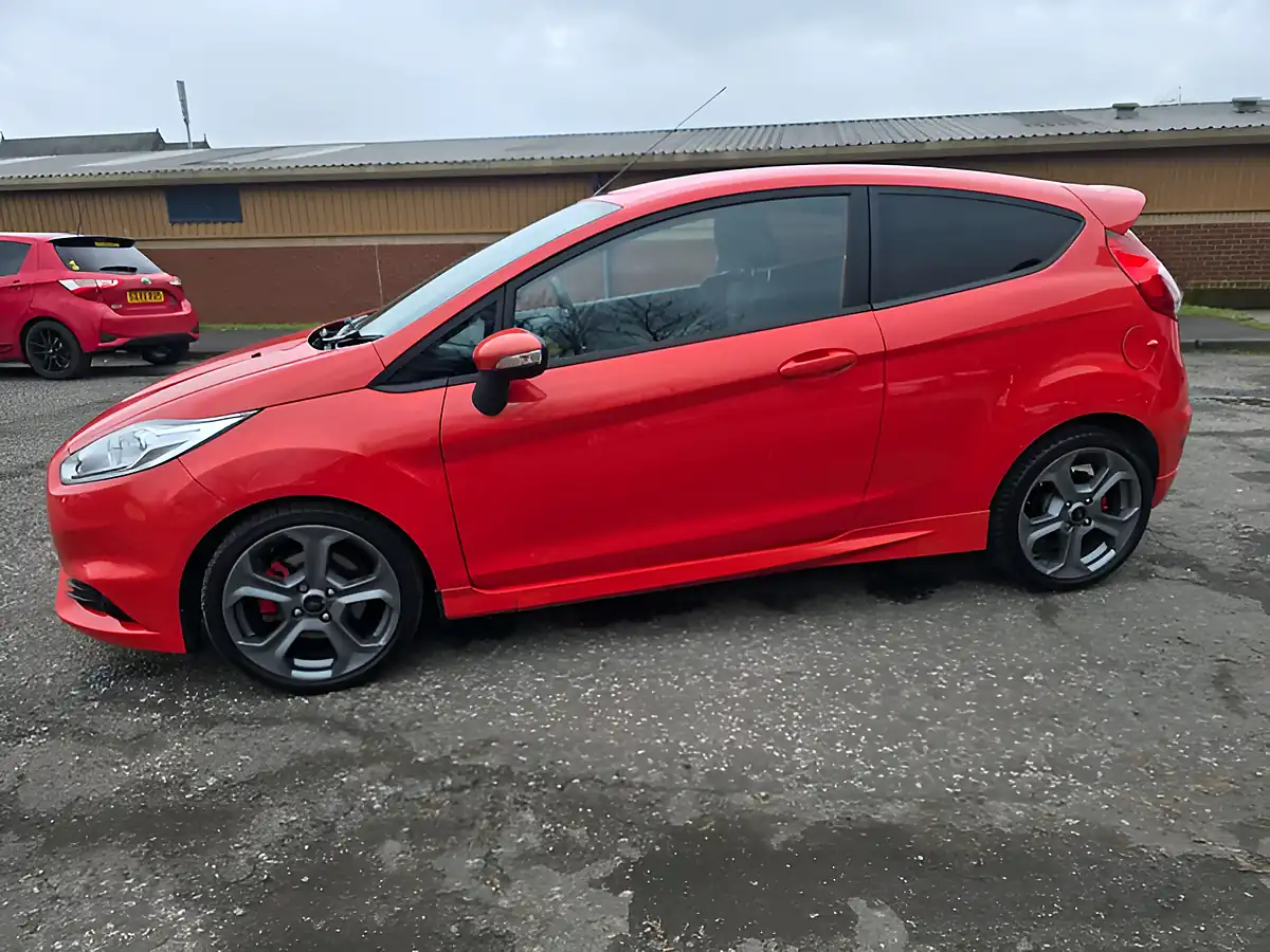 Used 2016 Ford Fiesta ST-2 Orange - Interior and Exterior details 5