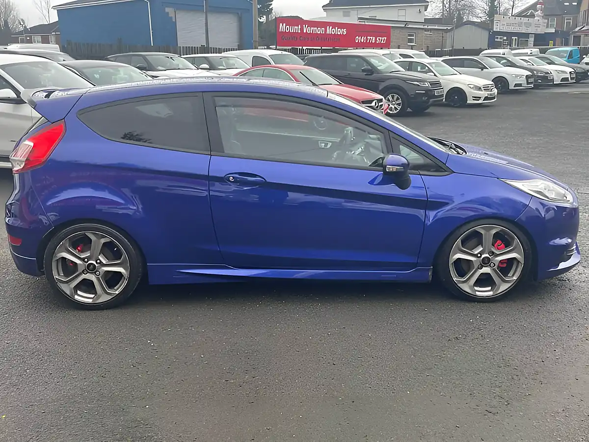 Used 2016 Ford Fiesta ST-3 Blue - Interior and Exterior details 9