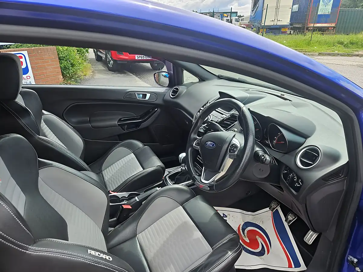 Used 2016 Ford Fiesta ST-3 Blue - Interior and Exterior details 13