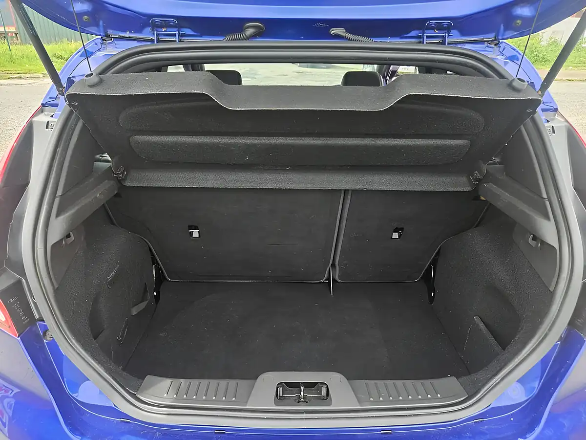 Used 2016 Ford Fiesta ST-3 Blue - Interior and Exterior details 9
