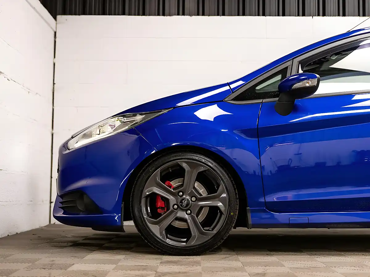 Used 2016 Ford Fiesta ST-3 Blue - Interior and Exterior details 14