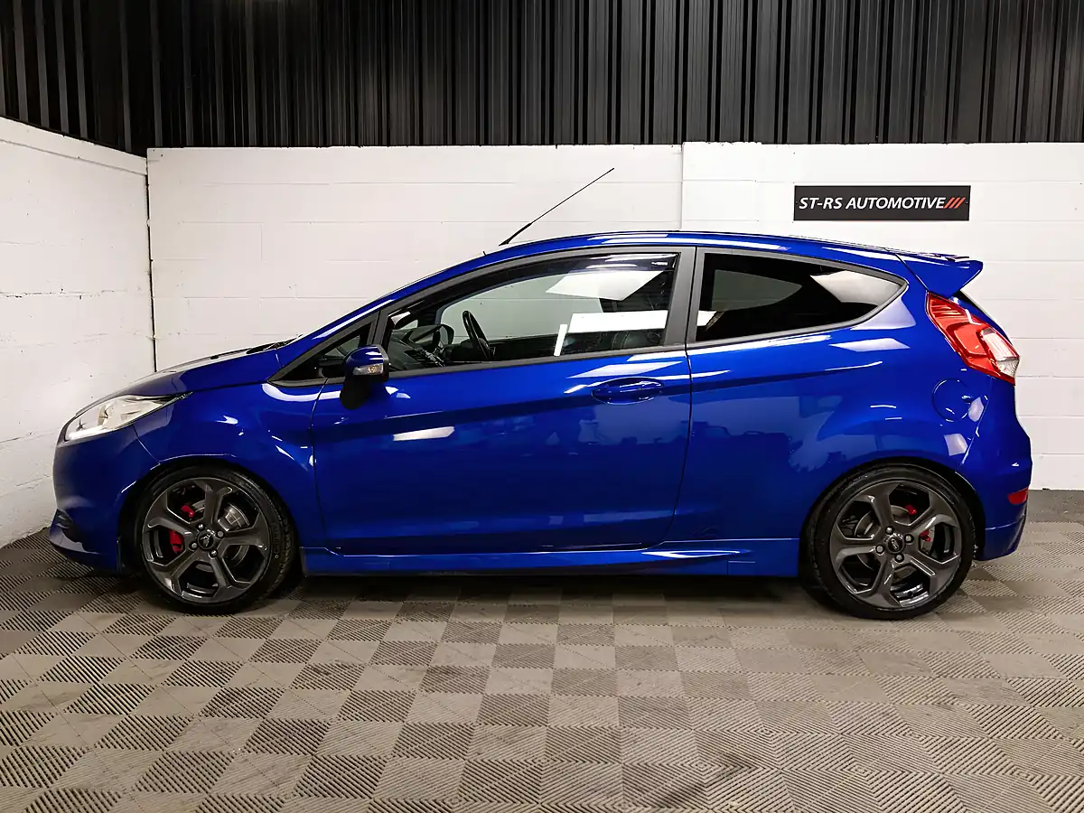 Used 2016 Ford Fiesta ST-3 Blue - Interior and Exterior details 4