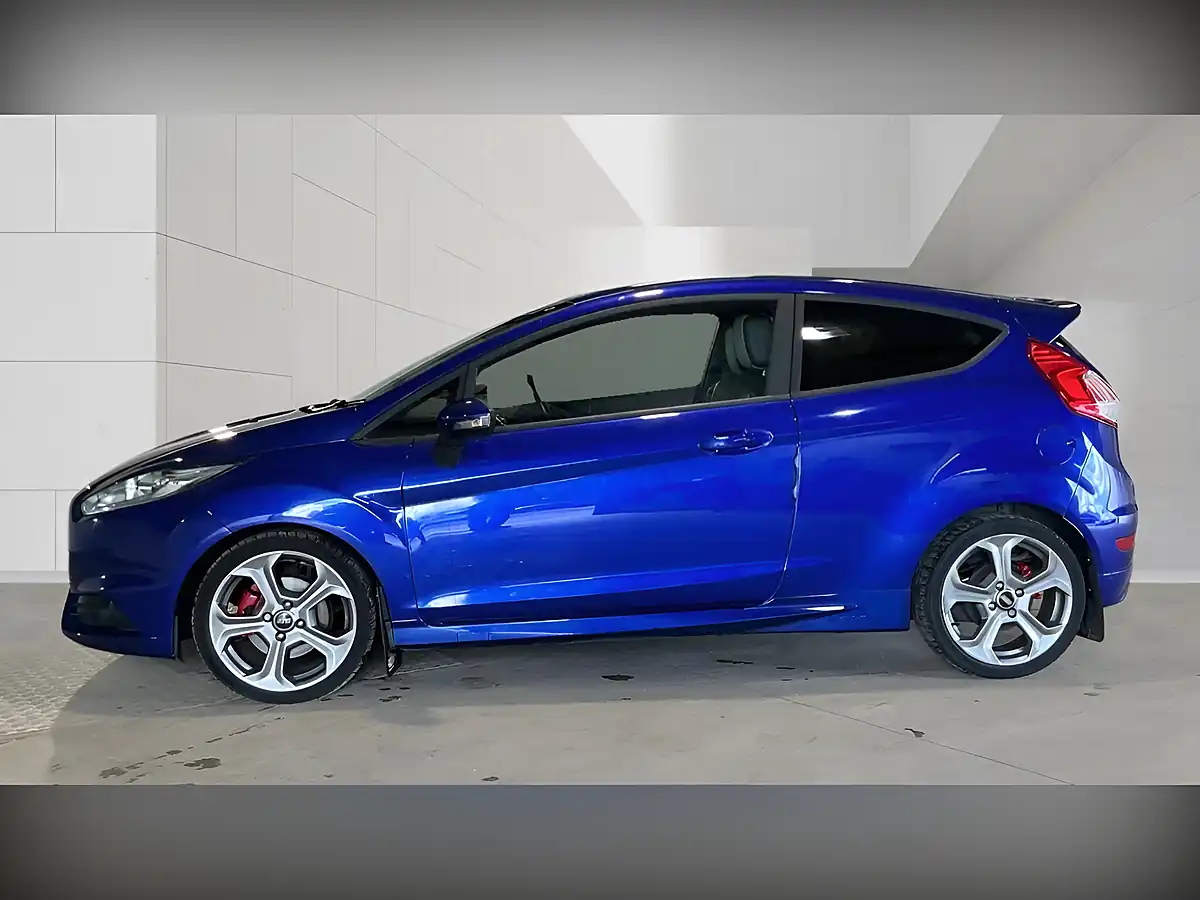 Used 2016 Ford Fiesta ST-3 Blue - Interior and Exterior details 5