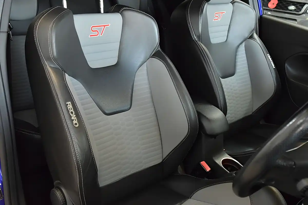 Used 2016 Ford Fiesta ST-3 Blue - Interior and Exterior details 12