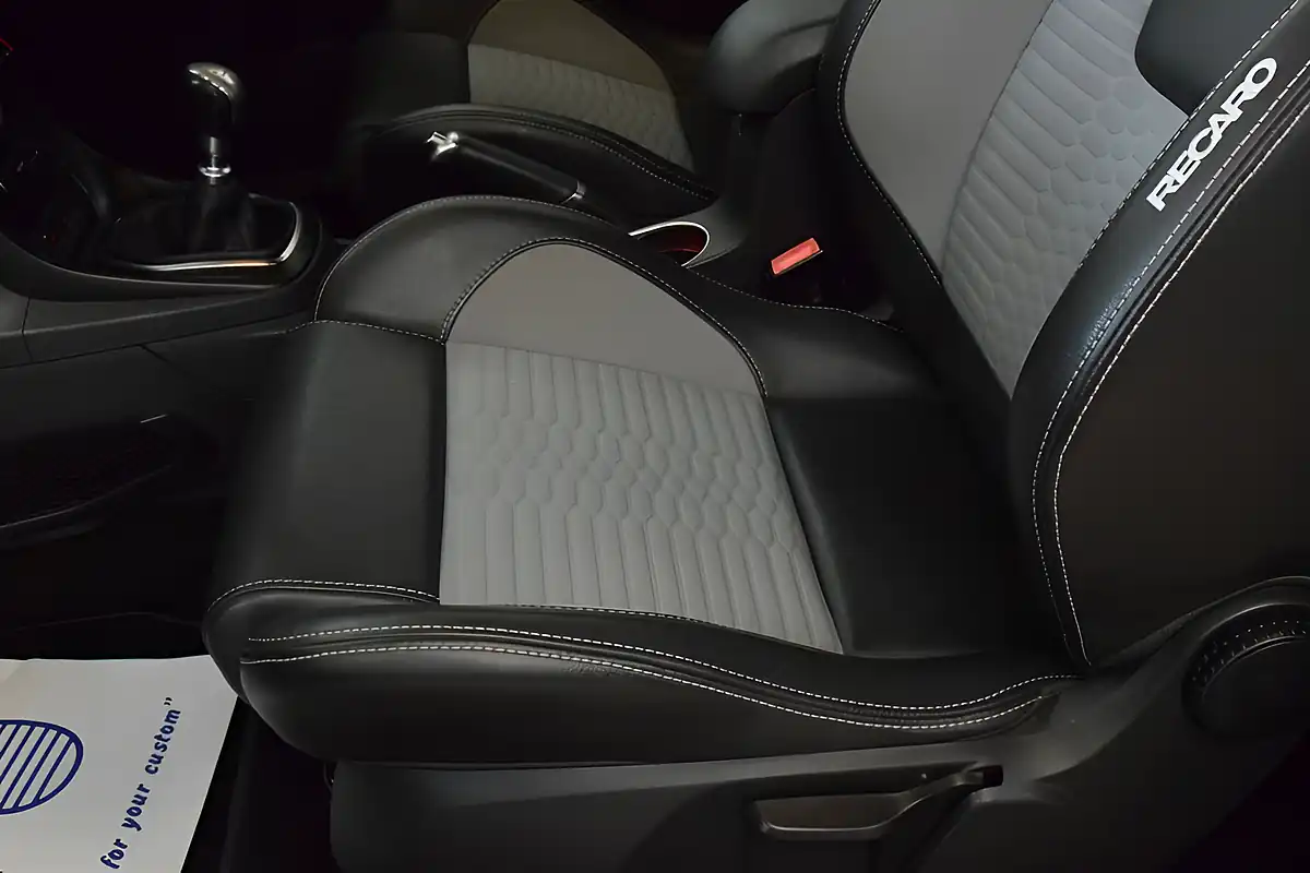 Used 2016 Ford Fiesta ST-3 Blue - Interior and Exterior details 14