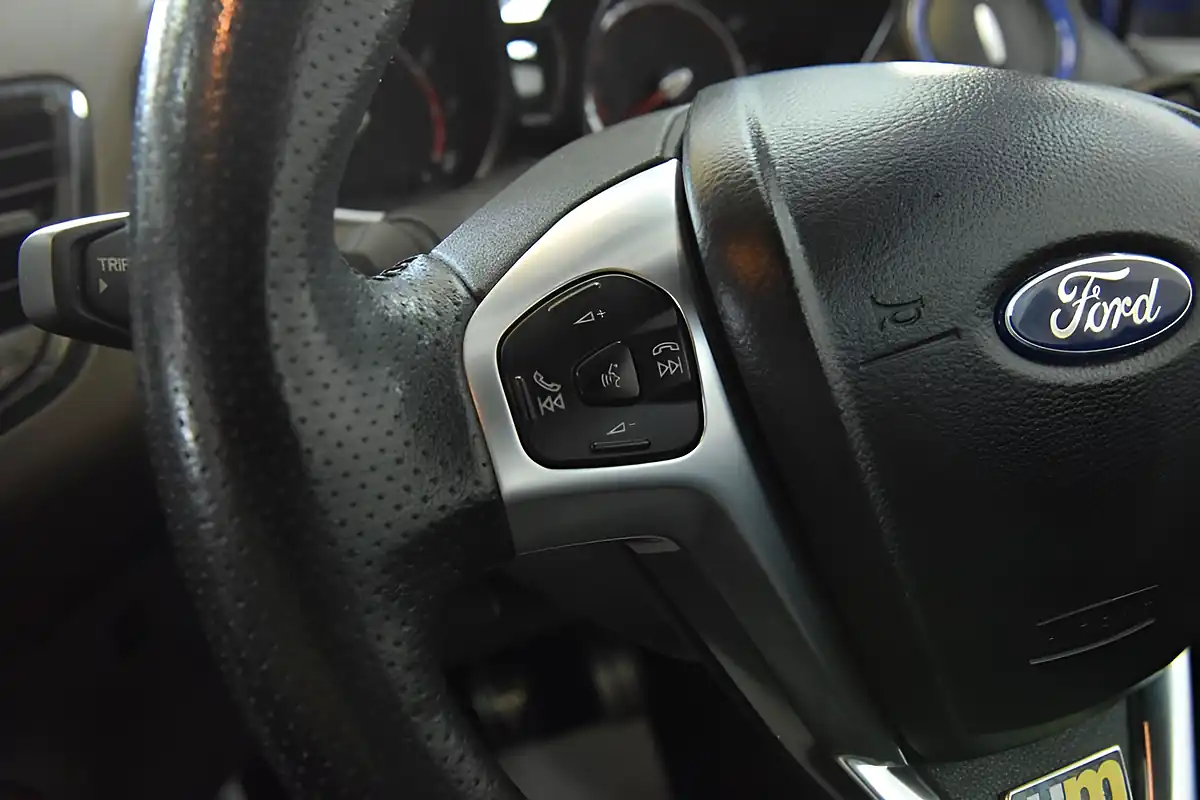 Used 2016 Ford Fiesta ST-3 Blue - Interior and Exterior details 17