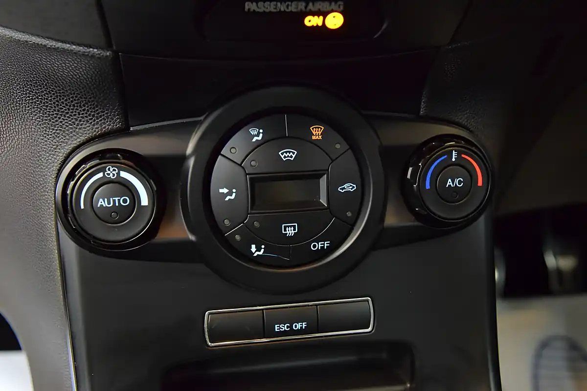 Used 2016 Ford Fiesta ST-3 Blue - Interior and Exterior details 18