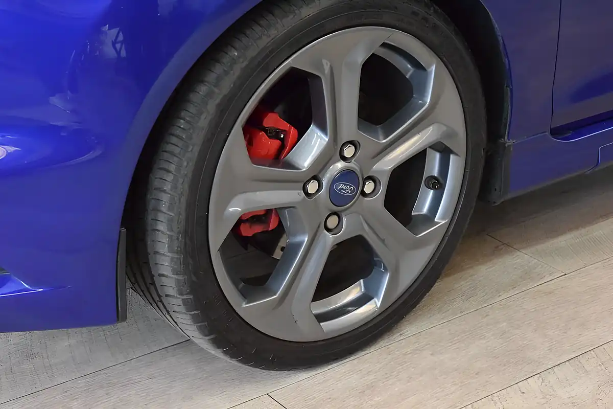 Used 2016 Ford Fiesta ST-3 Blue - Interior and Exterior details 9