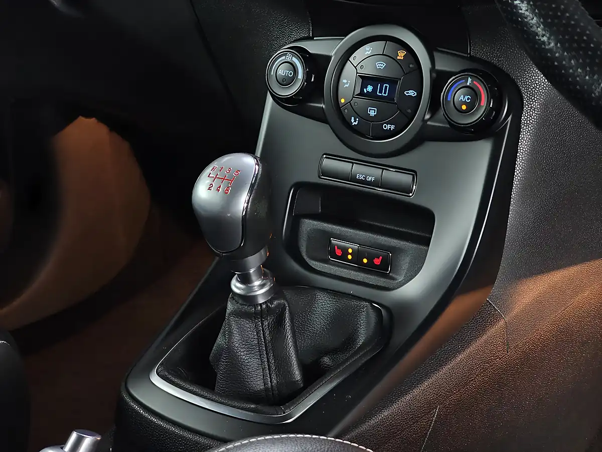 Used 2016 Ford Fiesta ST-3 Frozen White - Interior and Exterior details 13