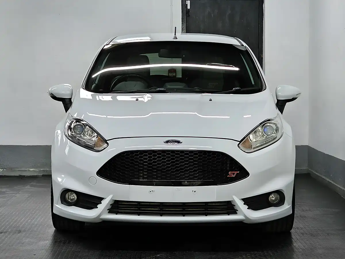 Used 2016 Ford Fiesta ST-3 Frozen White - Interior and Exterior details 2