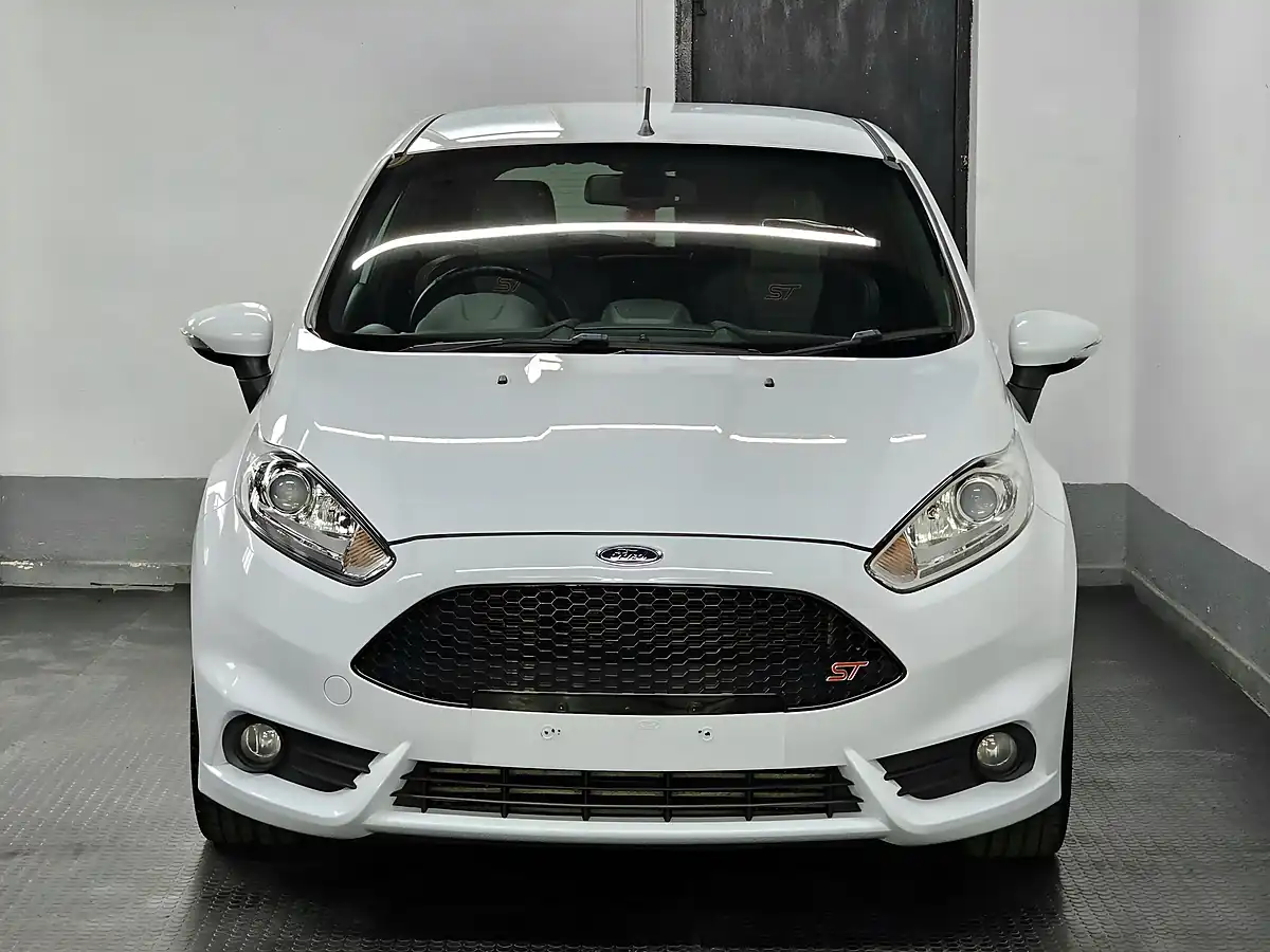Used 2016 Ford Fiesta ST-3 Frozen White - Interior and Exterior details 3