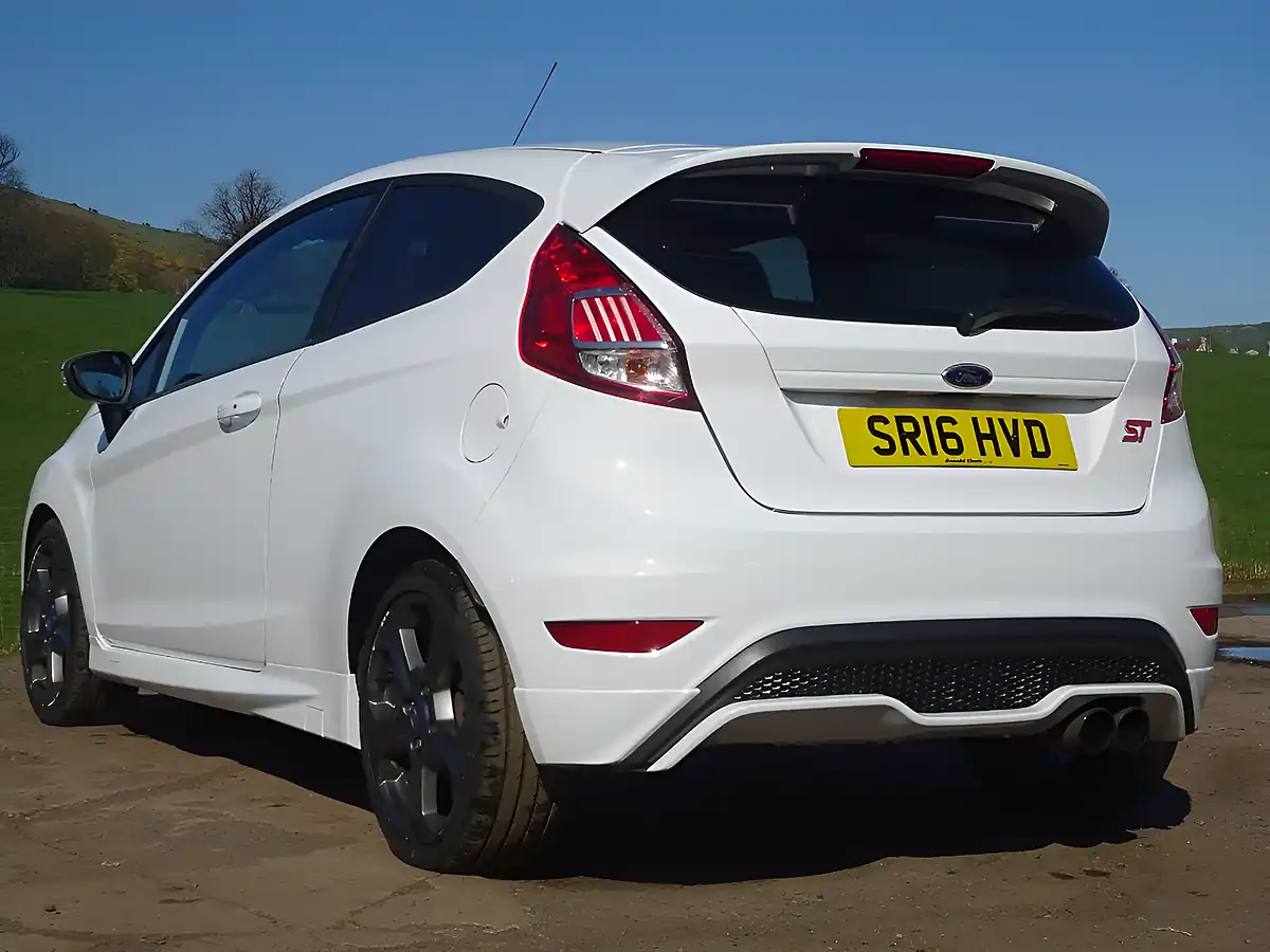 Used 2016 Ford Fiesta ST-3 Frozen White - Interior and Exterior details 3