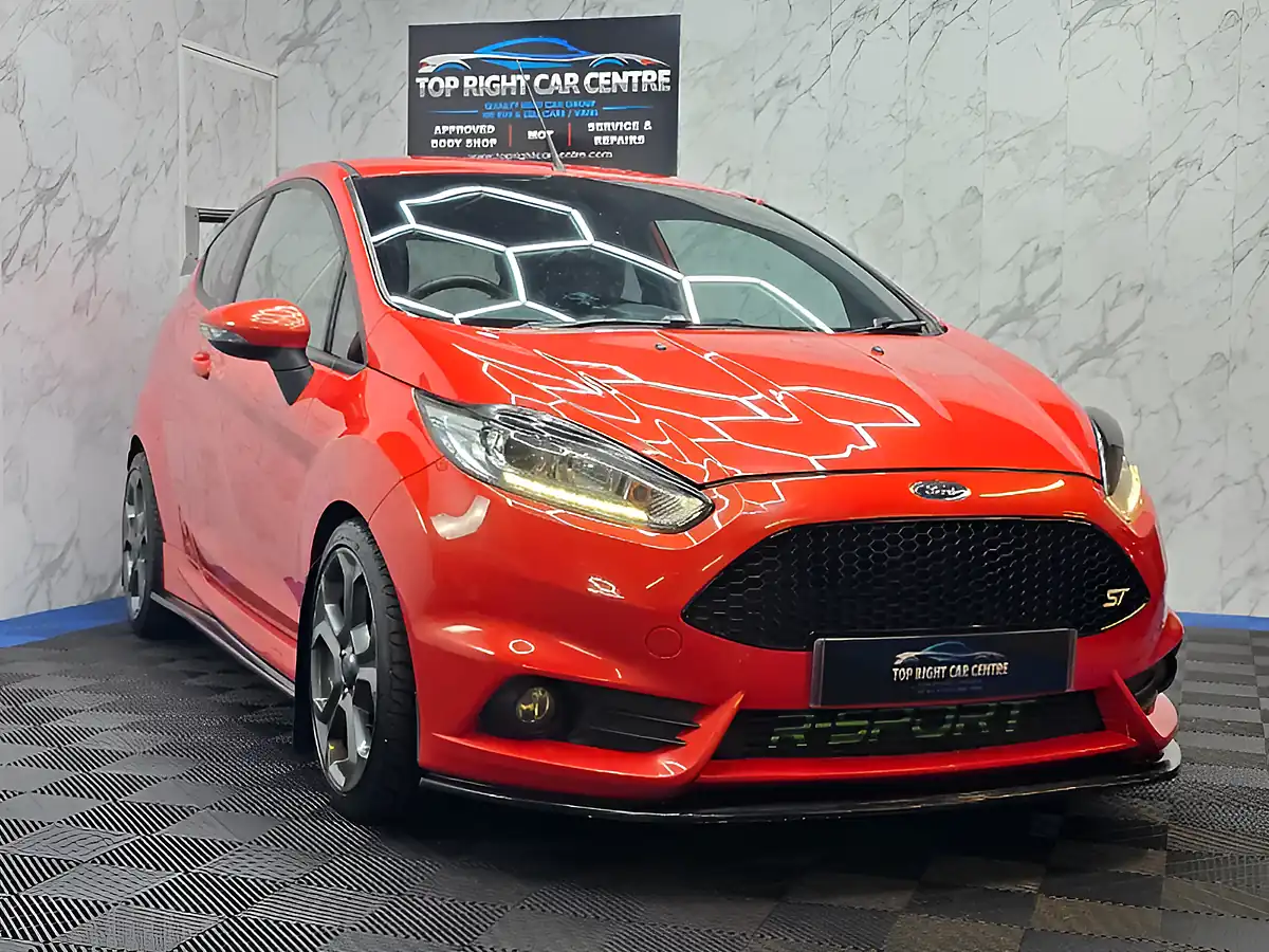 Used 2016 Ford Fiesta ST-3 Orange - Front View