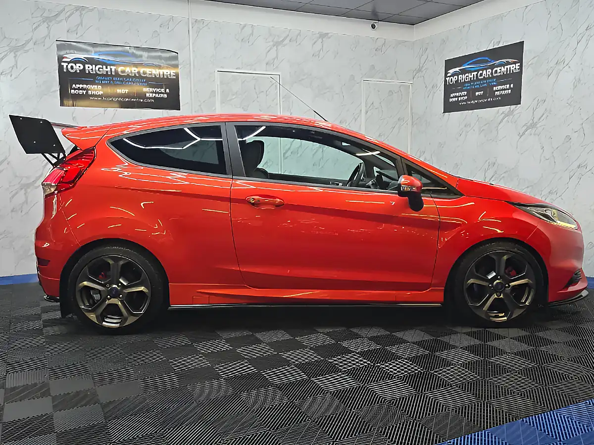 Used 2016 Ford Fiesta ST-3 Orange - Interior and Exterior details 10