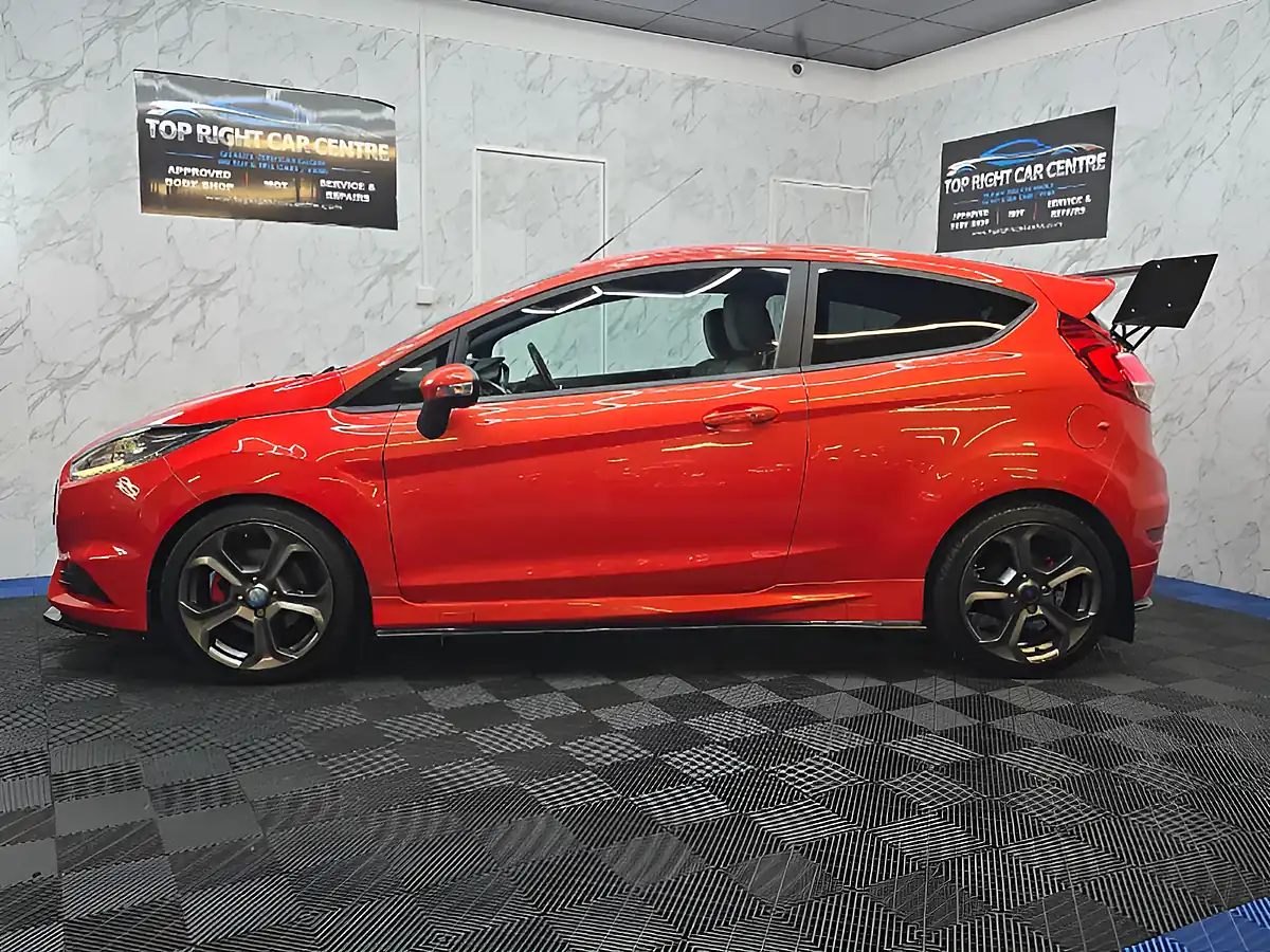 Used 2016 Ford Fiesta ST-3 Orange - Interior and Exterior details 8