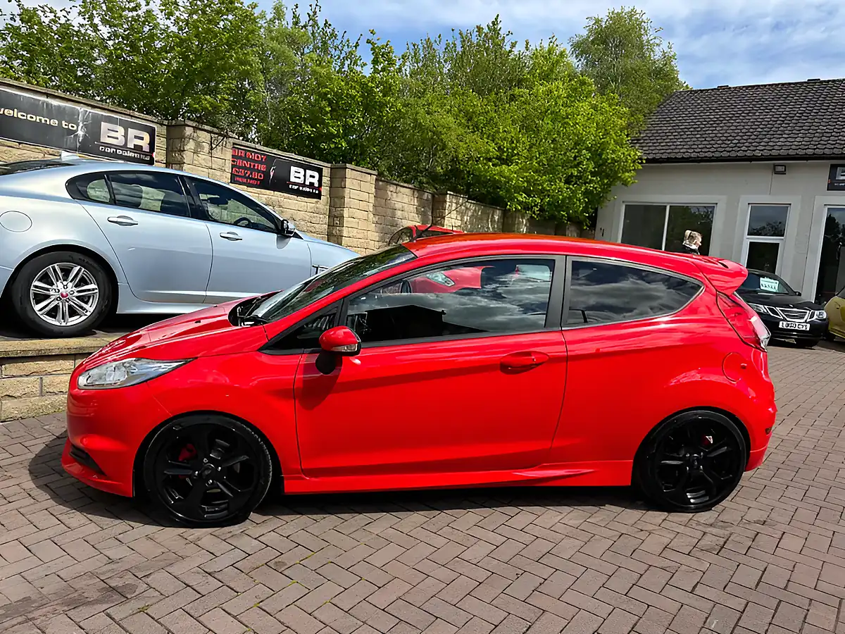 Used 2016 Ford Fiesta ST-3 Red - Interior and Exterior details 6
