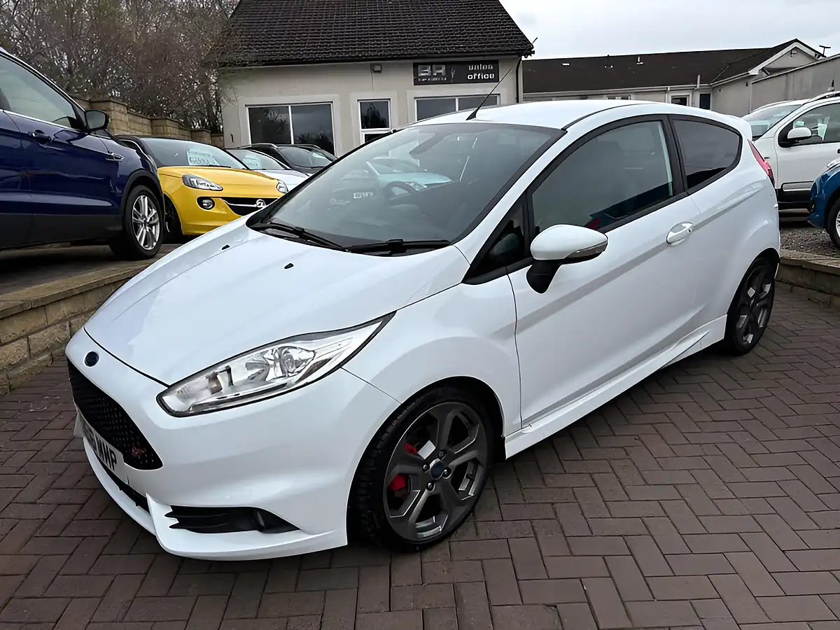 Used 2016 Ford Fiesta ST-3 White - Front View