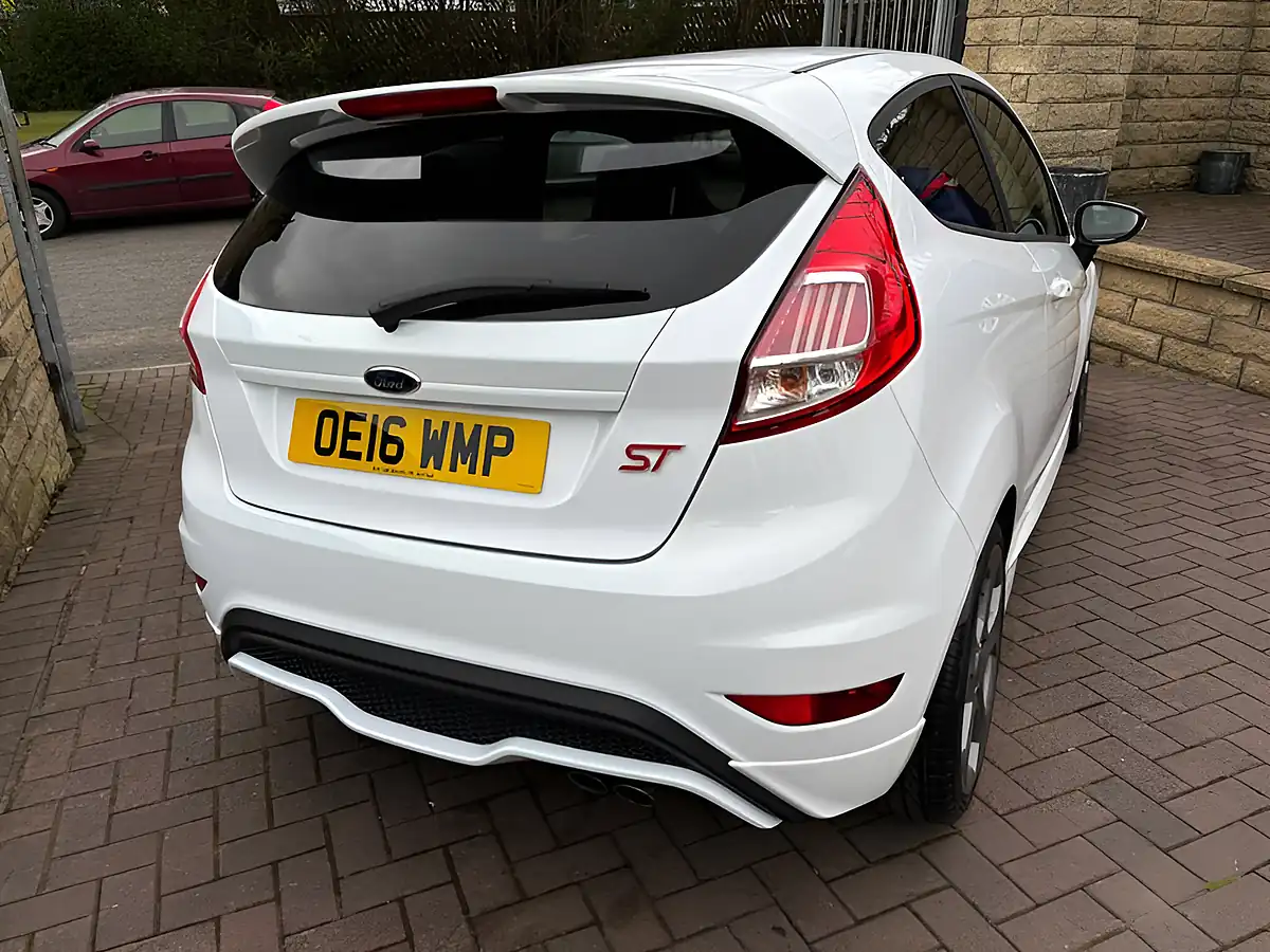 Used 2016 Ford Fiesta ST-3 White - Interior and Exterior details 10