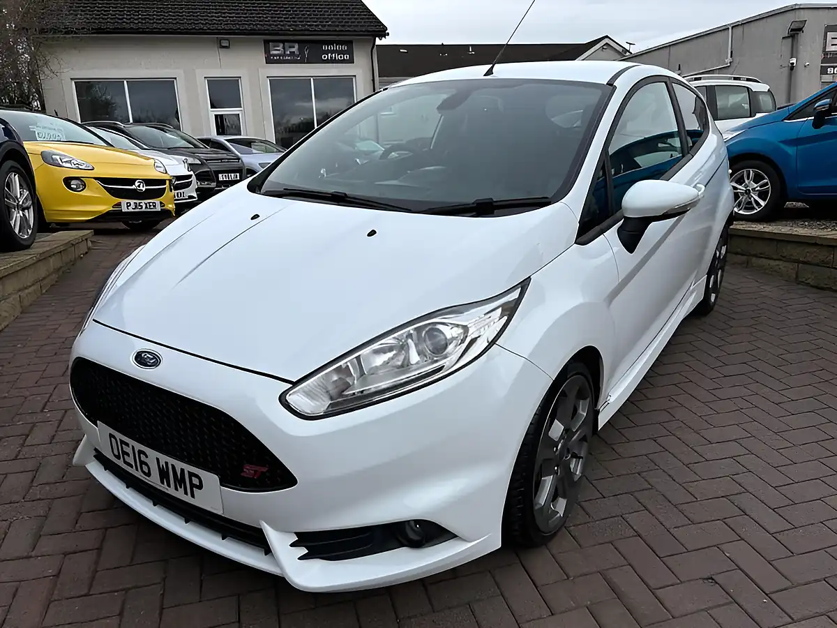 Used 2016 Ford Fiesta ST-3 White - Interior and Exterior details 4