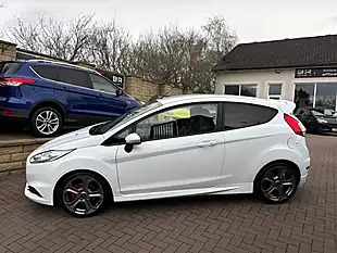 Used 2016 Ford Fiesta ST-3 White - Interior and Exterior details 5