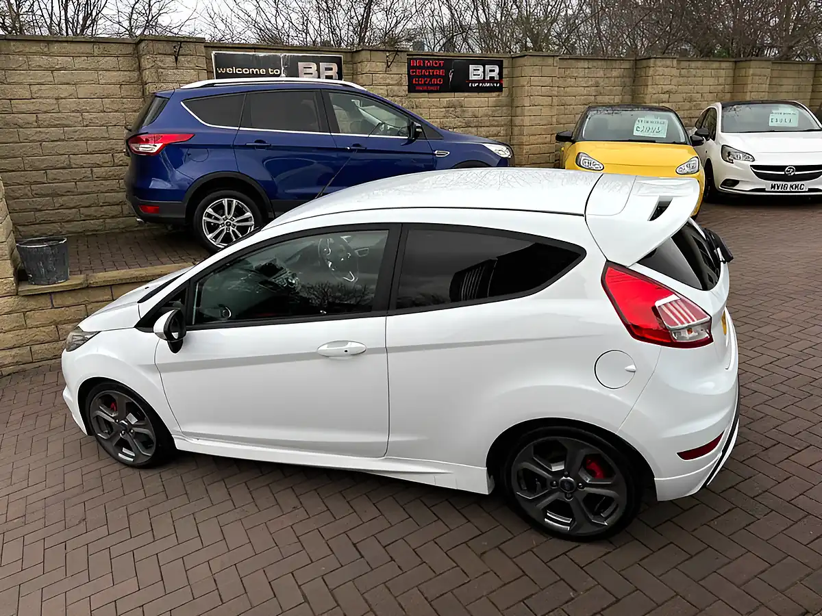Used 2016 Ford Fiesta ST-3 White - Interior and Exterior details 6