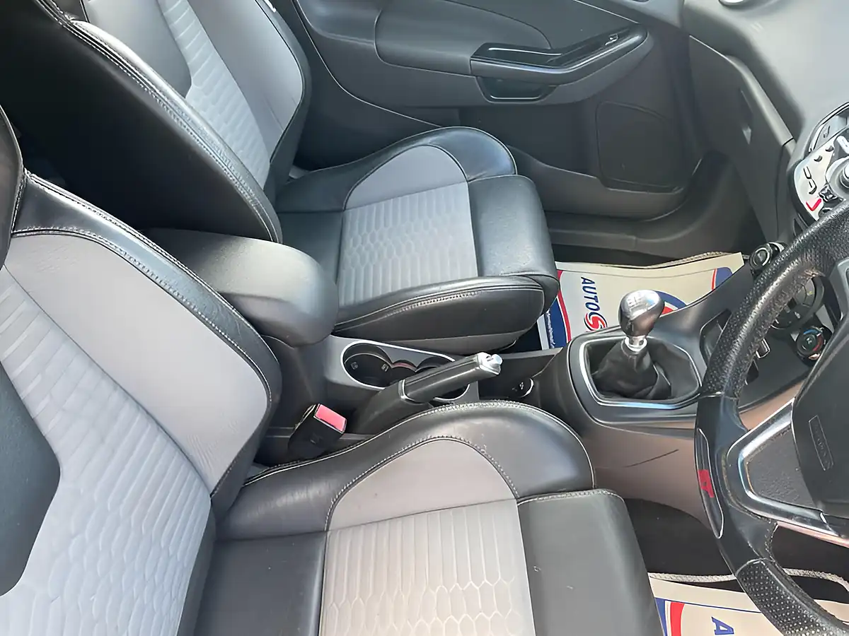 Used 2016 Ford Fiesta ST-3 White - Interior and Exterior details 13