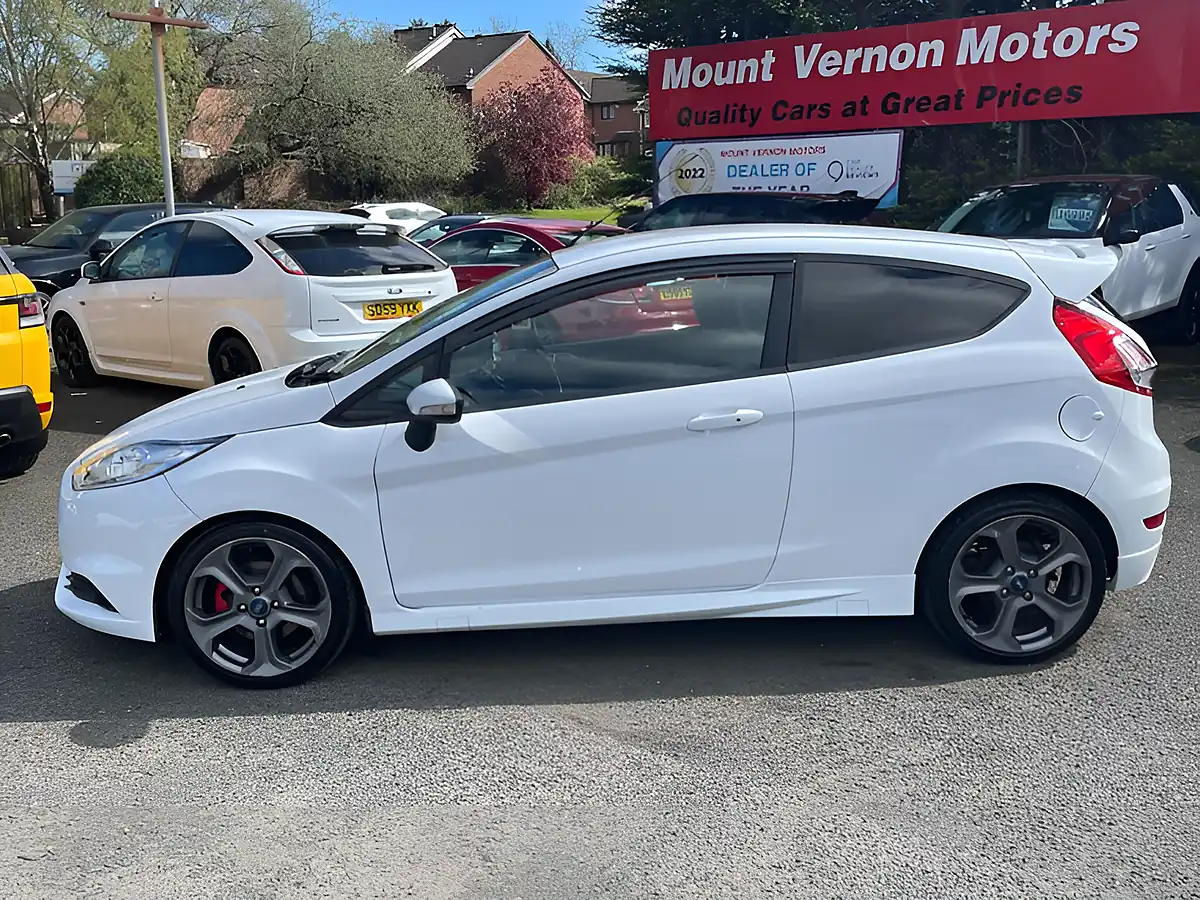 Used 2016 Ford Fiesta ST-3 White - Interior and Exterior details 5
