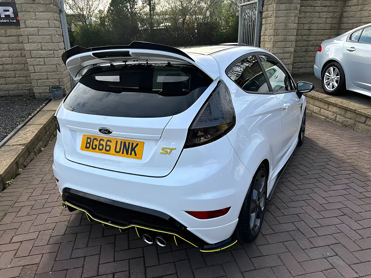Used 2016 Ford Fiesta ST-3 White - Interior and Exterior details 10