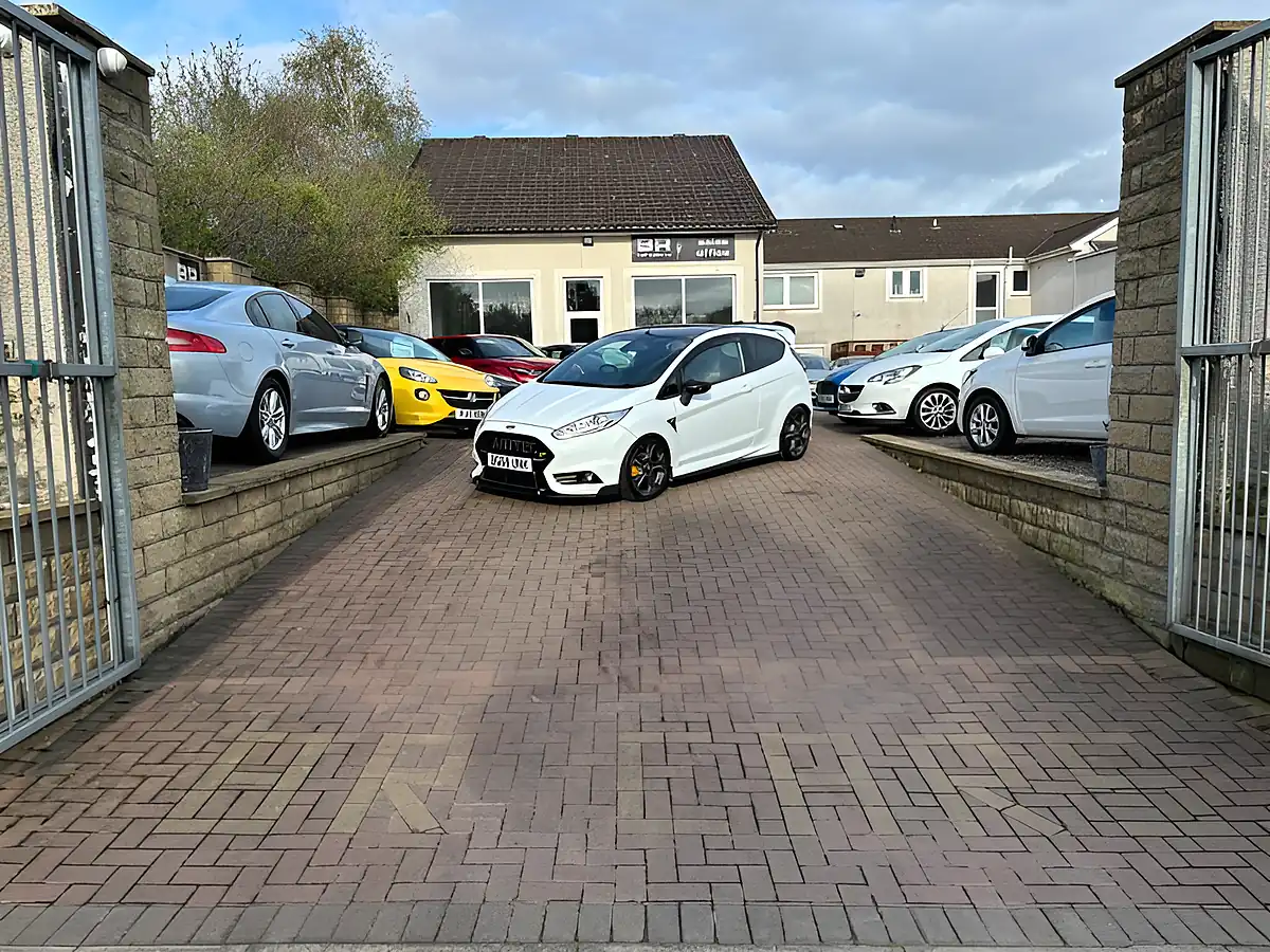 Used 2016 Ford Fiesta ST-3 White - Interior and Exterior details 3