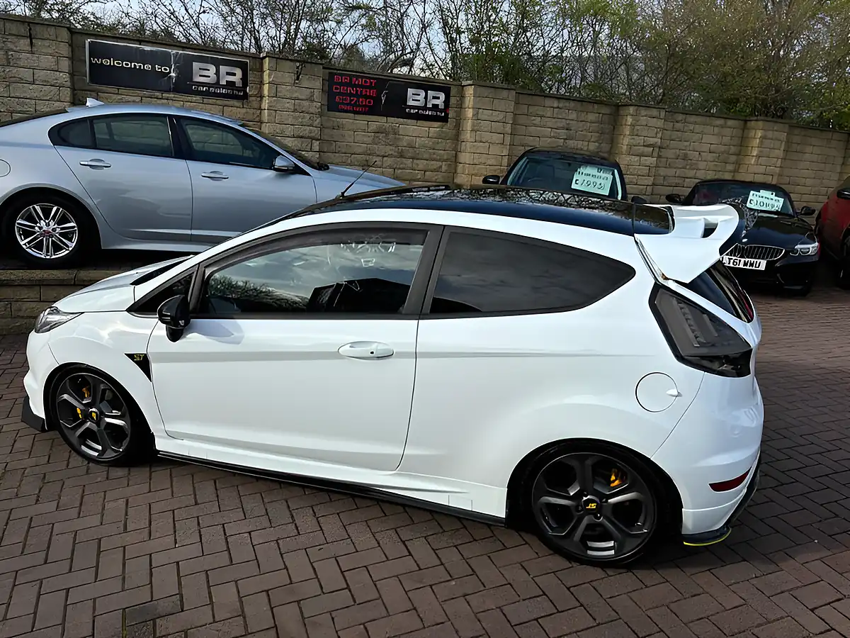Used 2016 Ford Fiesta ST-3 White - Interior and Exterior details 7