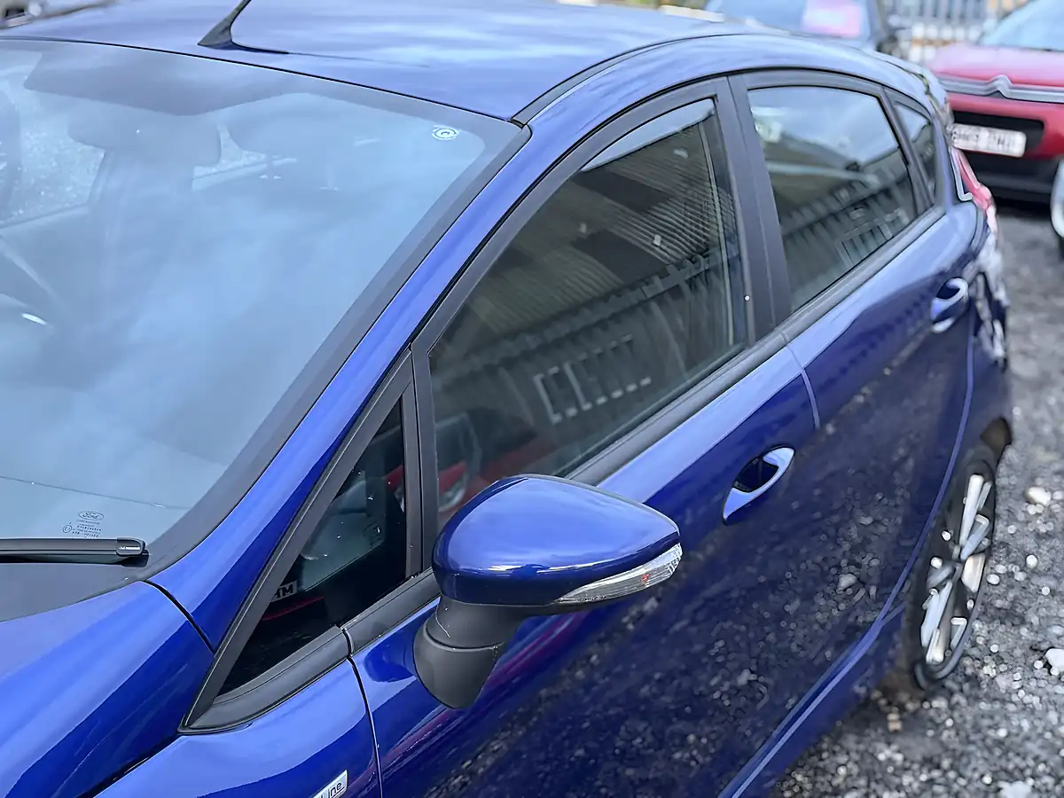 Used 2016 Ford Fiesta ST-Line Blue - Interior and Exterior details 10