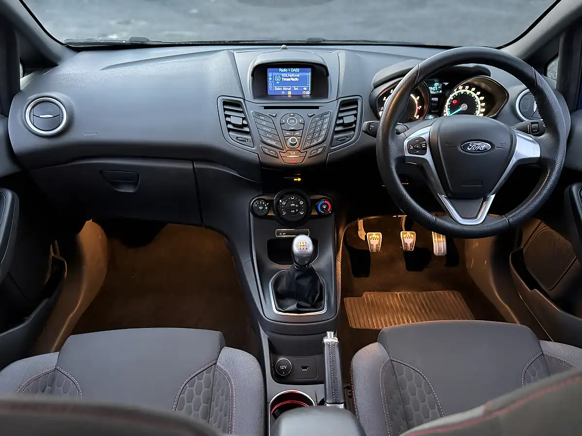 Used 2016 Ford Fiesta ST-Line Blue - Interior and Exterior details 19