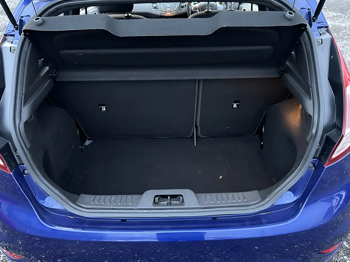 Used 2016 Ford Fiesta ST-Line Blue - Interior and Exterior details 20