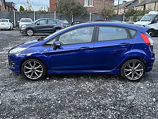 Used 2016 Ford Fiesta ST-Line Blue - Interior and Exterior details 4