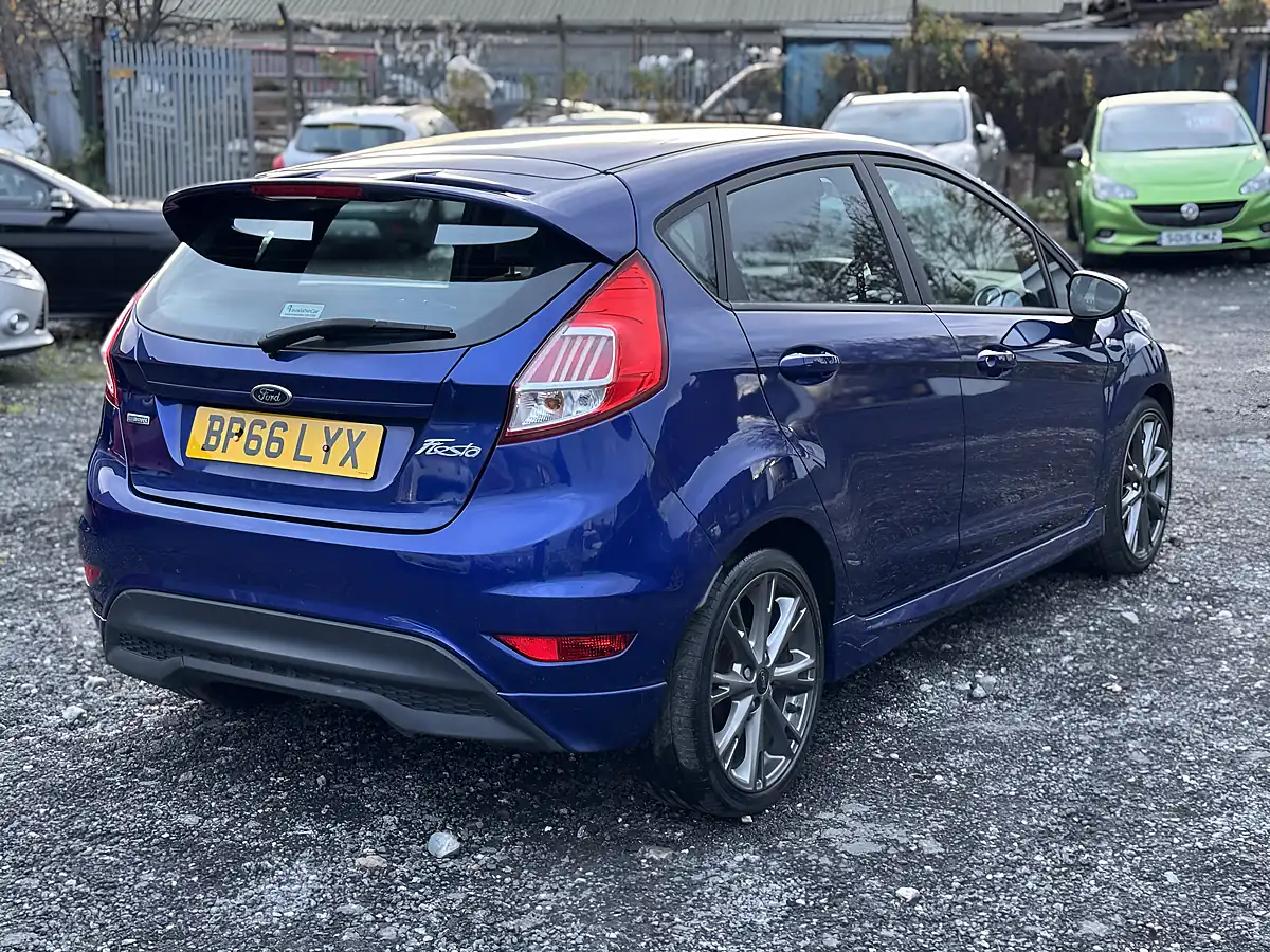 Used 2016 Ford Fiesta ST-Line Blue - Interior and Exterior details 7