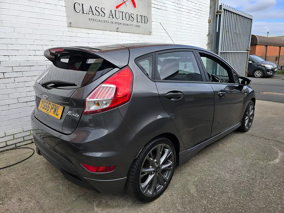 Used 2016 Ford Fiesta ST-Line Grey - Interior and Exterior details 11