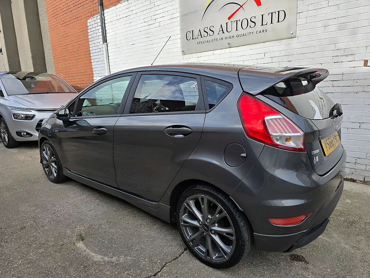 Used 2016 Ford Fiesta ST-Line Grey - Interior and Exterior details 5
