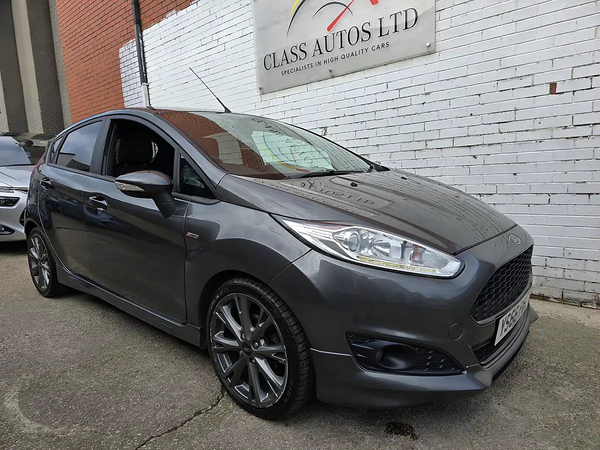 Used 2016 Ford Fiesta ST-Line Grey - Interior and Exterior details 6