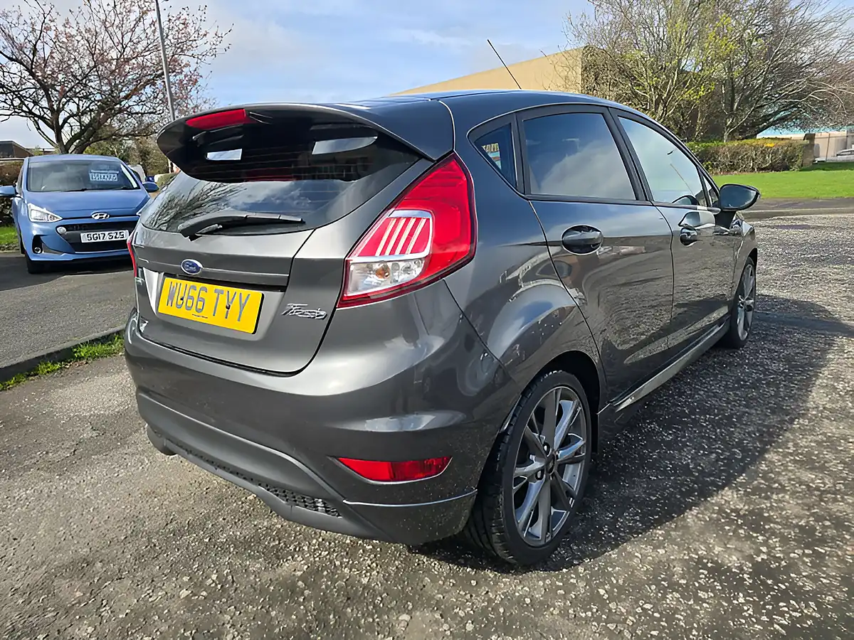 Used 2016 Ford Fiesta ST-Line Grey - Interior and Exterior details 10