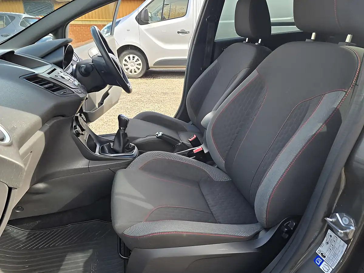 Used 2016 Ford Fiesta ST-Line Grey - Interior and Exterior details 14