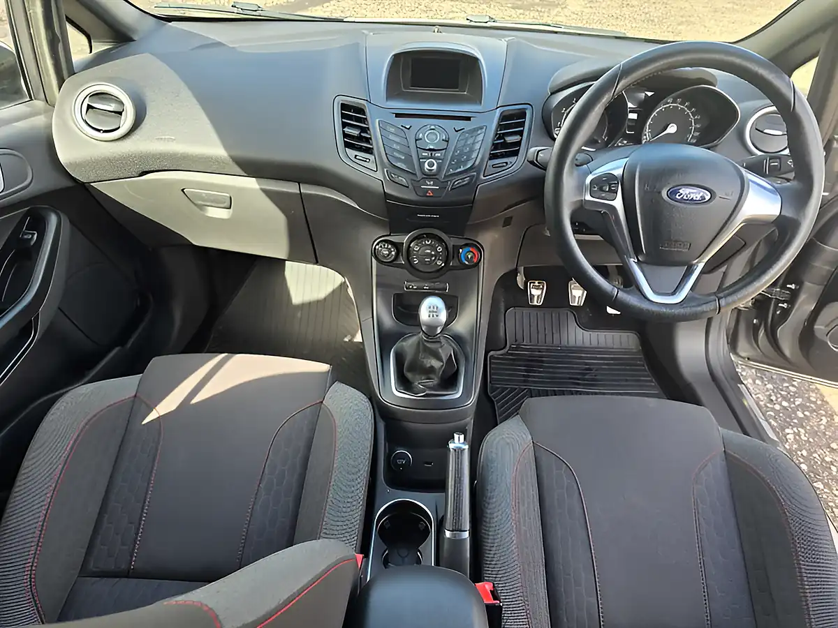 Used 2016 Ford Fiesta ST-Line Grey - Interior and Exterior details 17