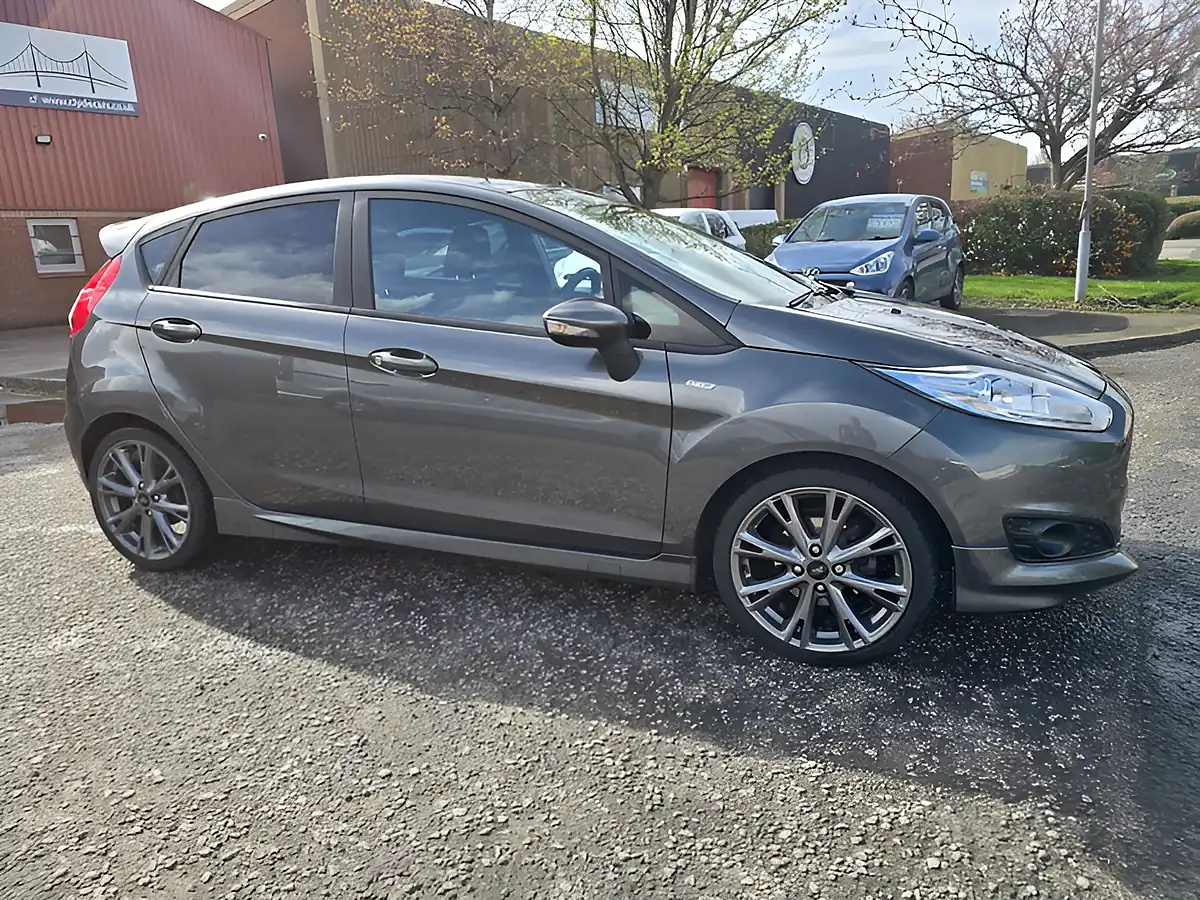 Used 2016 Ford Fiesta ST-Line Grey - Interior and Exterior details 4