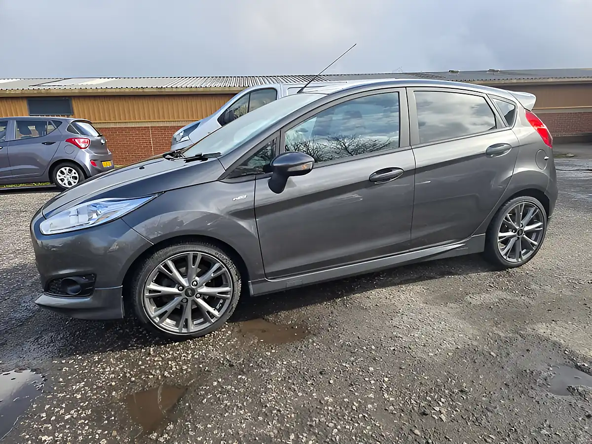 Used 2016 Ford Fiesta ST-Line Grey - Interior and Exterior details 5