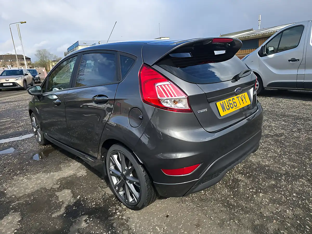 Used 2016 Ford Fiesta ST-Line Grey - Interior and Exterior details 8