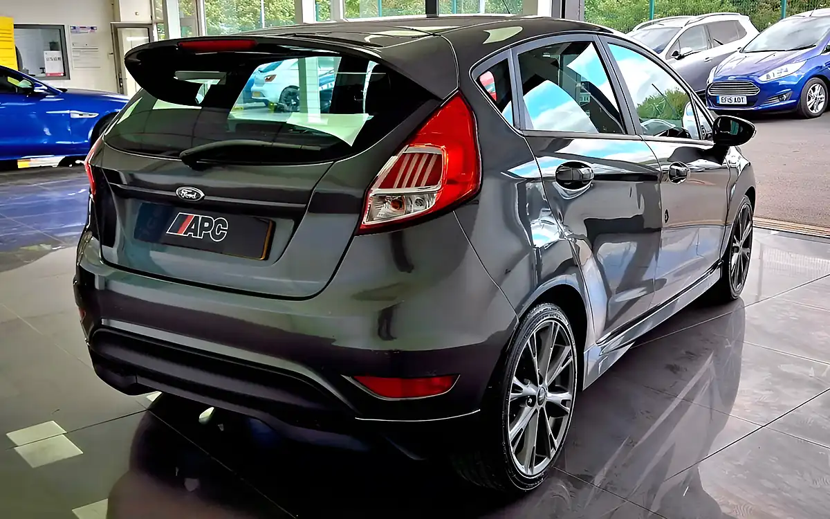 Used 2016 Ford Fiesta ST-Line Grey - Interior and Exterior details 6