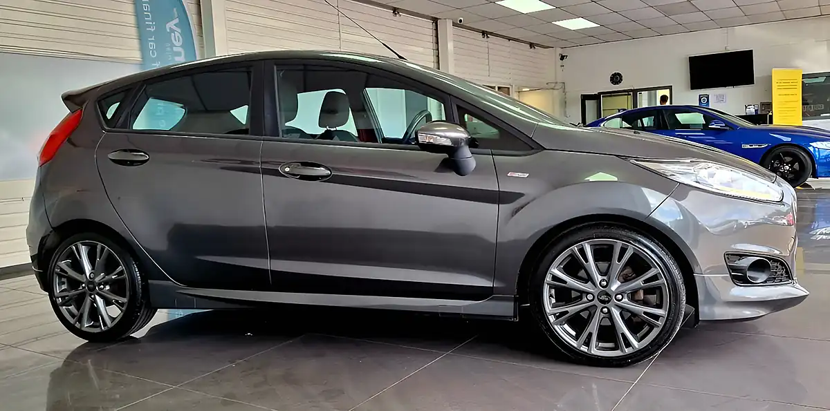 Used 2016 Ford Fiesta ST-Line Grey - Interior and Exterior details 7