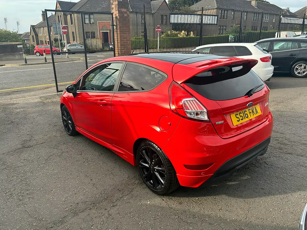 Used 2016 Ford Fiesta ST-Line Red - Interior and Exterior details 5