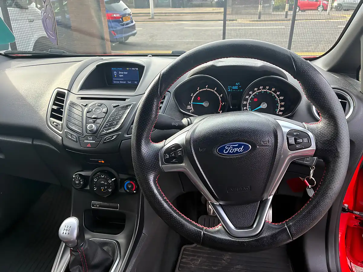 Used 2016 Ford Fiesta ST-Line Red - Interior and Exterior details 9